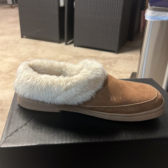 Clarks faux fur slippers - Picture 6 of 6